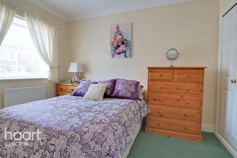 25 Deal Close, Clacton-on-sea, CO15 1NE