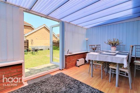 25 Deal Close, Clacton-on-sea, CO15 1NE
