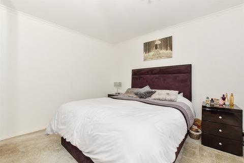 2 bedroom flat for sale, Swingate Lane, London