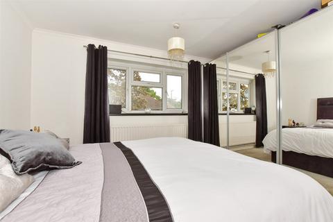 2 bedroom flat for sale, Swingate Lane, London