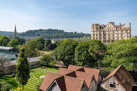 2 bedroom apartment to rent, Laura Place
