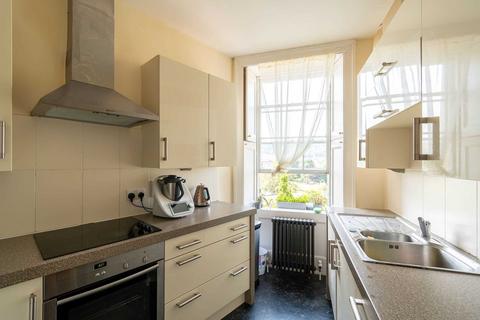 2 bedroom apartment to rent, Laura Place
