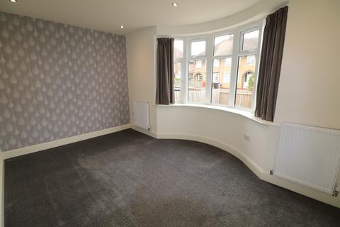 2 bedroom end of terrace house to rent, Fullingdale Road, Northampton NN3