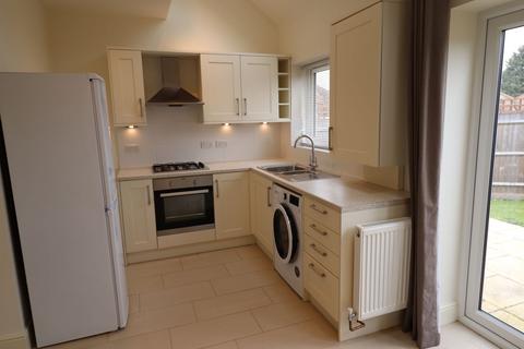 2 bedroom end of terrace house to rent, Fullingdale Road, Northampton NN3