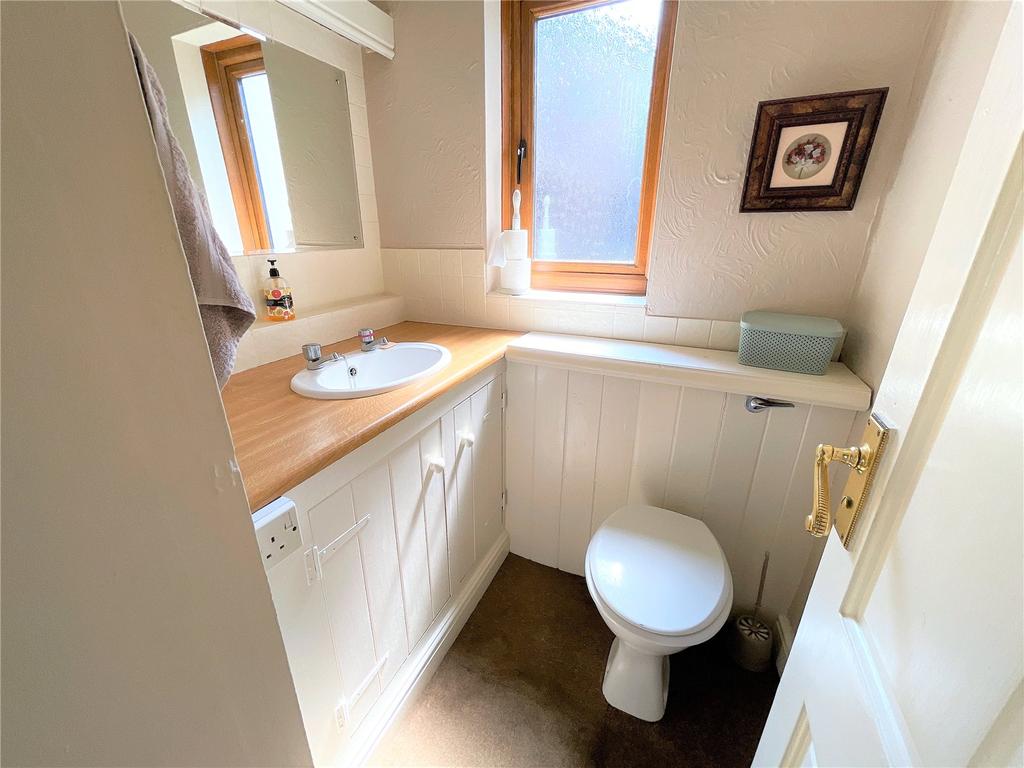 Wc/Cloakroom