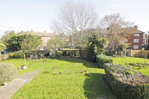 Flat 4, Anschill House Orchard Way, Beckenham, BR3 3EN