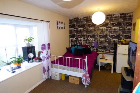 1 bedroom apartment to rent - Vicars Bridge Close