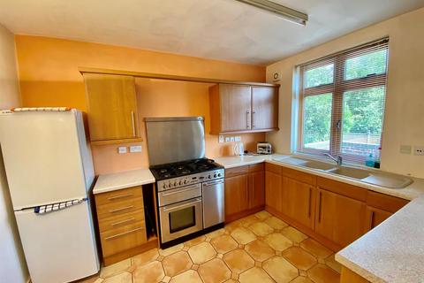 21 Burnt Oak, Dursley, GL11 4HD