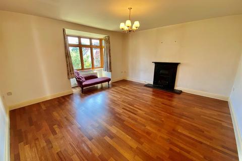 21 Burnt Oak, Dursley, GL11 4HD