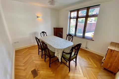 21 Burnt Oak, Dursley, GL11 4HD