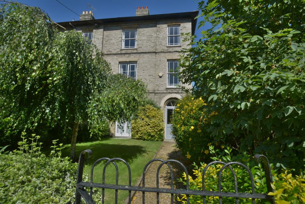 London Road, Harleston 4 bed townhouse £600,000