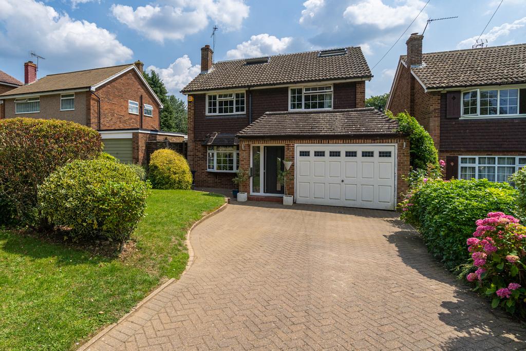 The Spinney, Beaconsfield 5 bed detached house £1,050,000