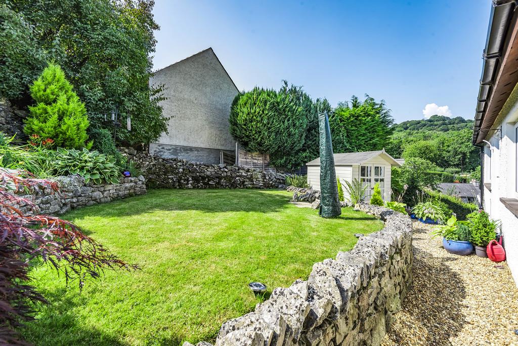 Garden and summer house