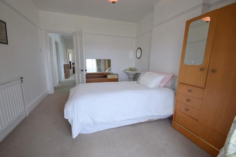 2 Clevis Crescent, Porthcawl, CF36 5NY