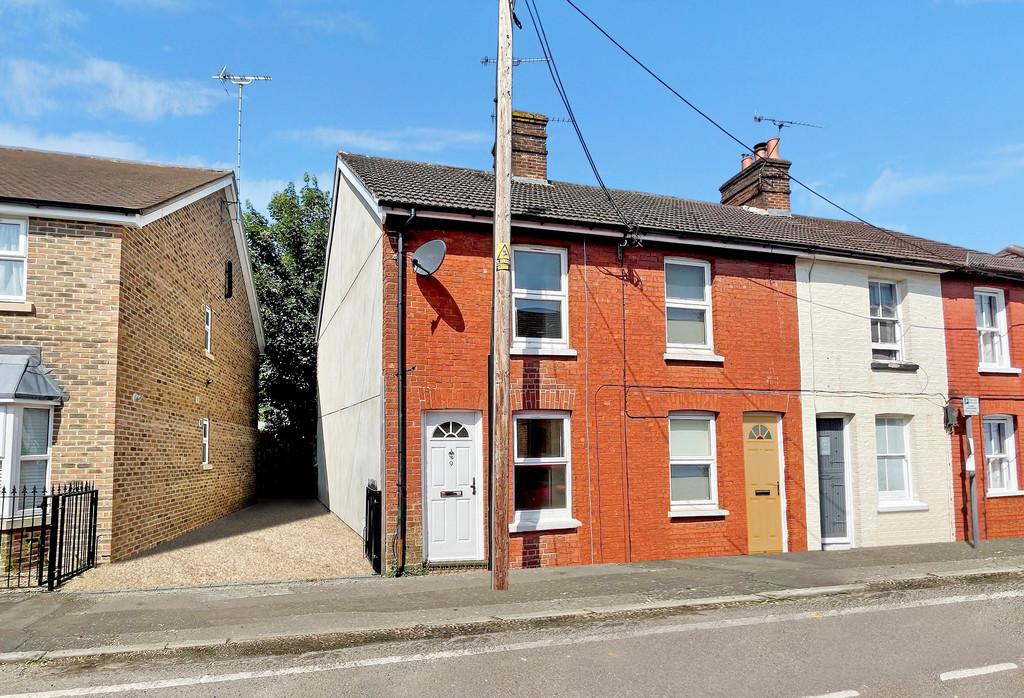 West Street, Crawley 2 bed end of terrace house £270,000