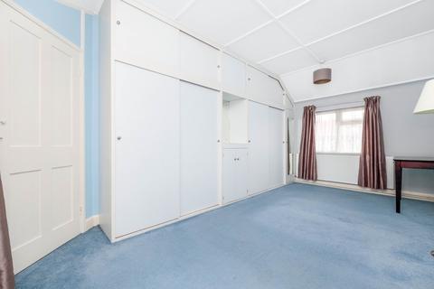 16 Ealdham Square, London, SE9 6BP