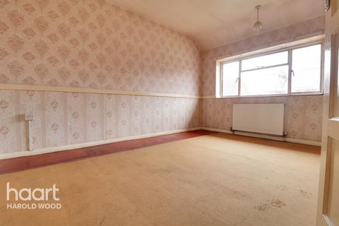 6 Alverstoke Road, Romford, RM3 8QR