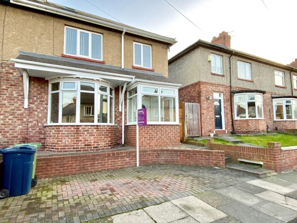 Earlswood Avenue, Low Fell 3 bed semidetached house £850 pcm (£196 pw)