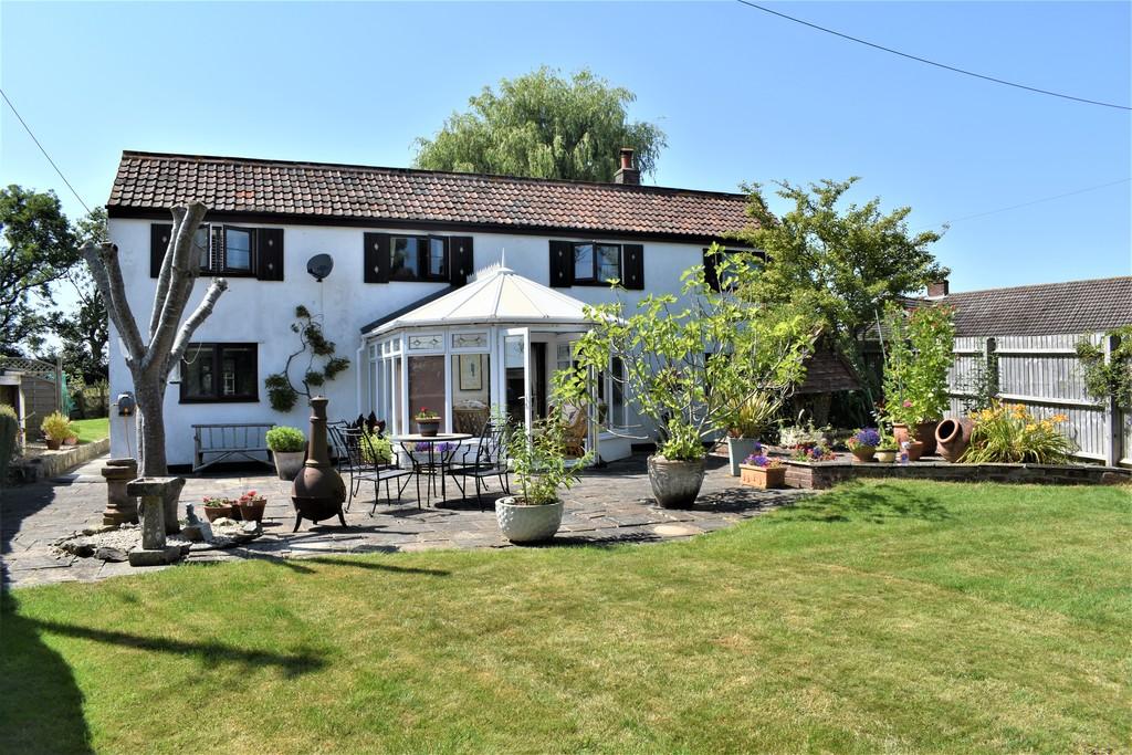 Detached house close to Wedmore 3 bed detached house £745,000