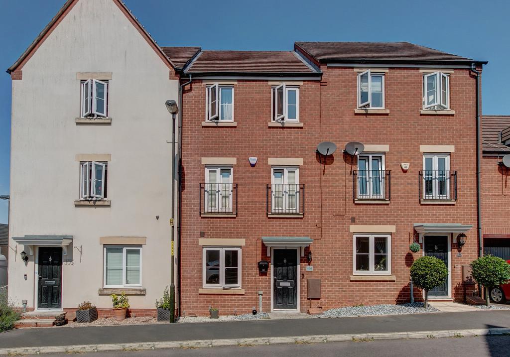 Dixon Close, Redditch, B97 6AP 3 bed terraced house £240,000