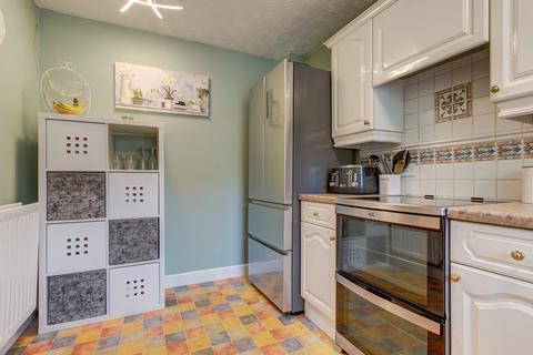 66 Hoveton Close, Redditch, B98 7HW