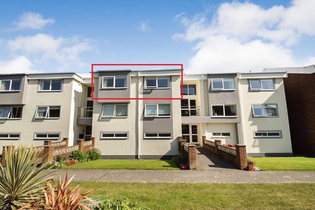 Gloddaeth Avenue, Llandudno 2 bed apartment £175,000