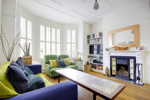 38 Outram Road, London, N22 7AF