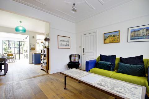 38 Outram Road, London, N22 7AF