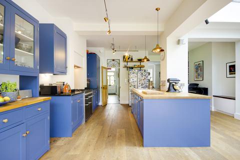 38 Outram Road, London, N22 7AF