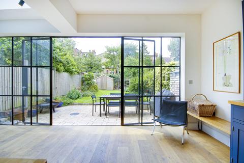 38 Outram Road, London, N22 7AF