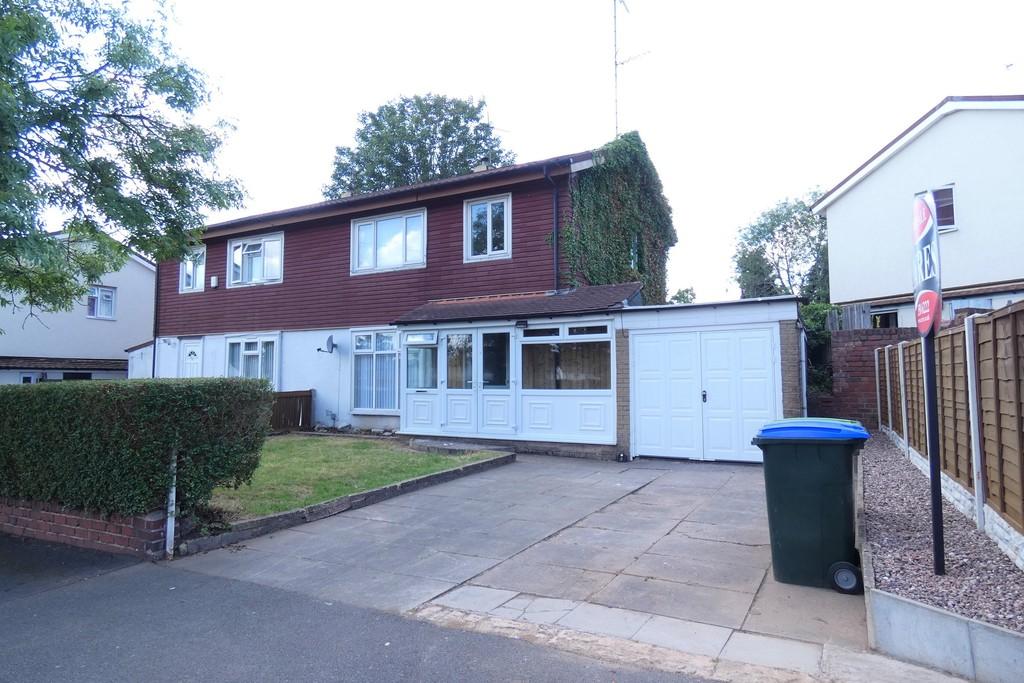 Coniston Crescent, Great Barr, Birmingham 3 bed semidetached house £160,000