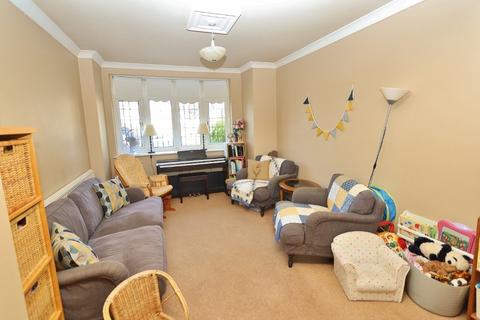 44 Mount Pleasant Road, Romford, RM5 3YL