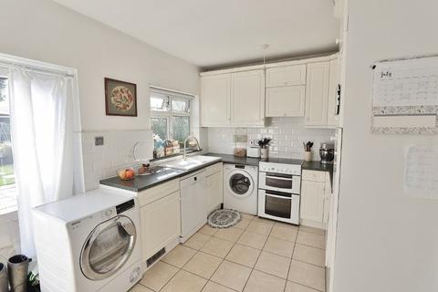 44 Mount Pleasant Road, Romford, RM5 3YL