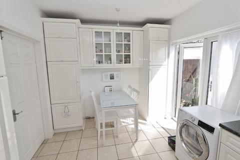 44 Mount Pleasant Road, Romford, RM5 3YL