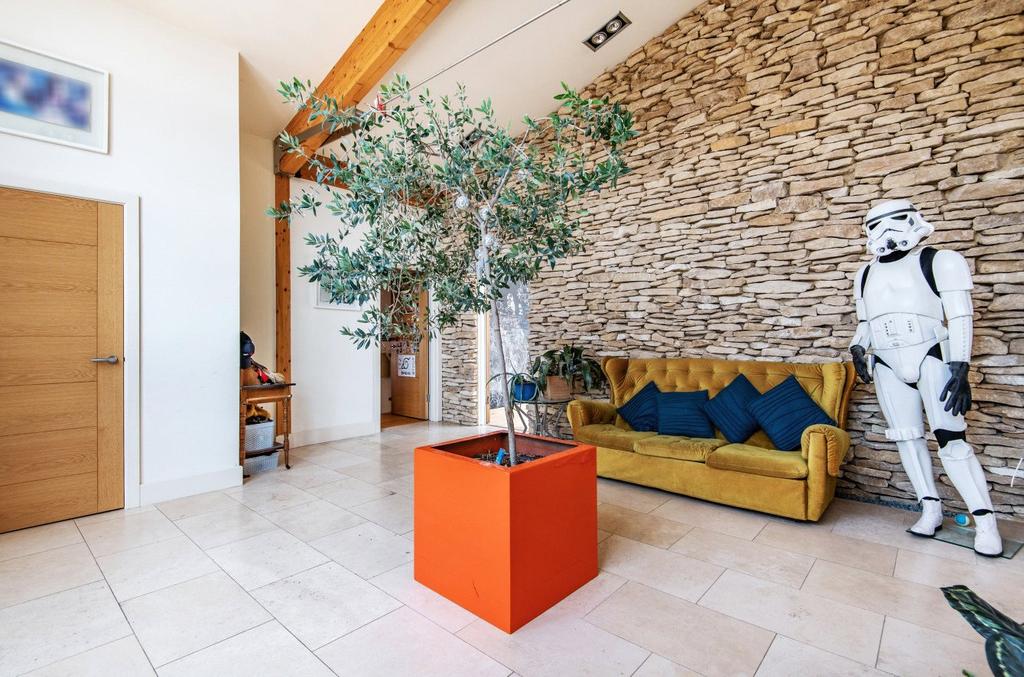 Entrance Hall 2