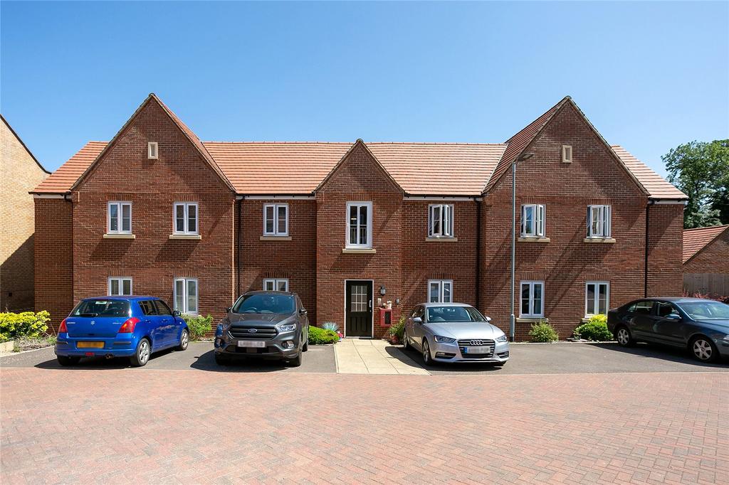 Siskin Drive, Hemel Hempstead 2 bed apartment £1,350 pcm (£312 pw)