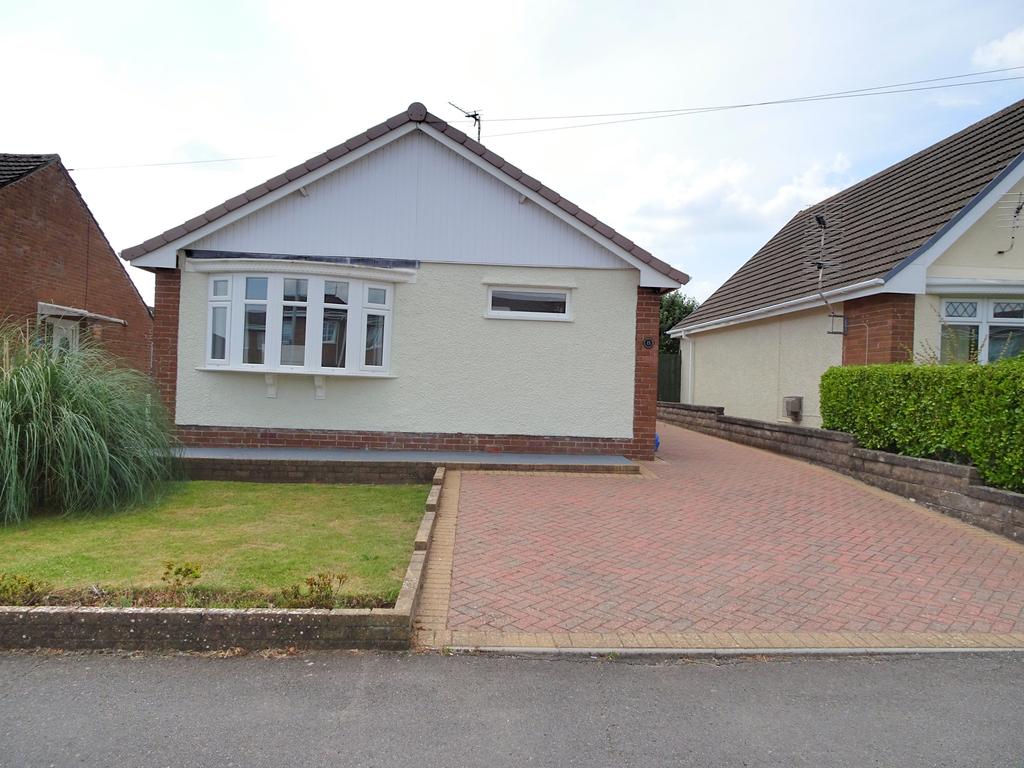HAZELWELL ROAD, NOTTAGE, PORTHCAWL, CF36 3PS 2 bed detached bungalow £320,000
