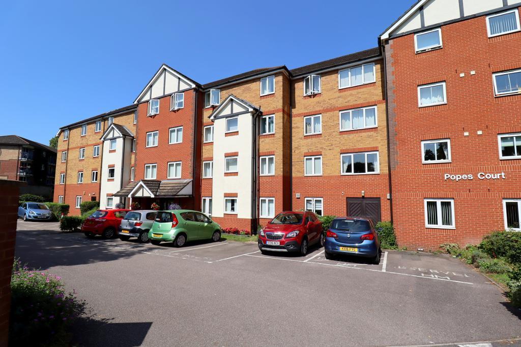 Popes Court, Old Bedford Road Area... 1 bed apartment £95,000