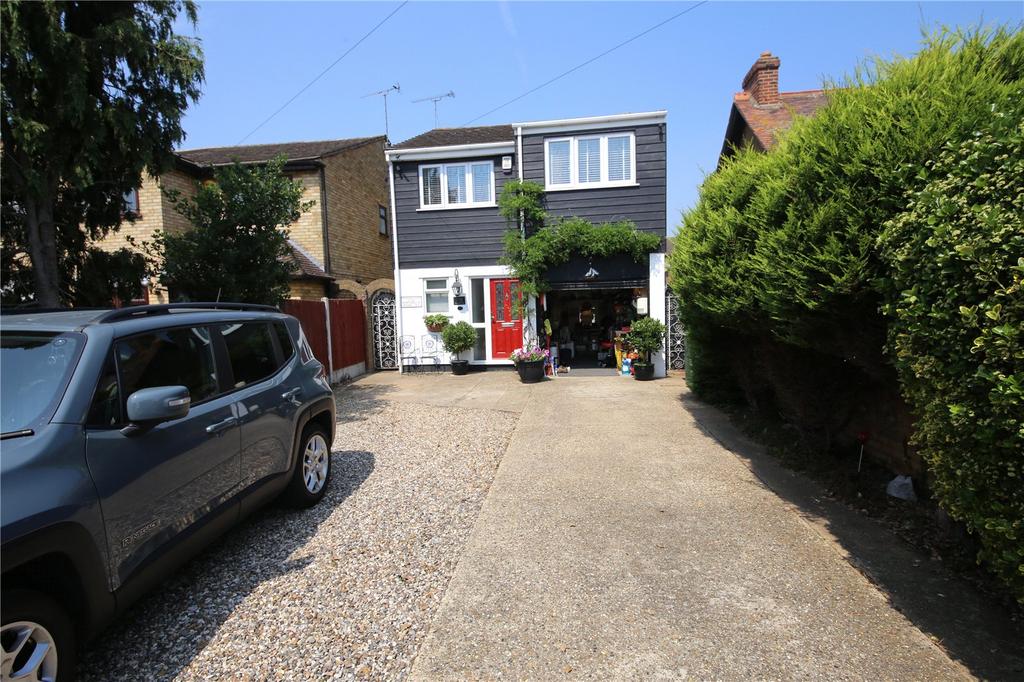 Southend Road, StanfordleHope, SS17 4 bed detached house £415,000
