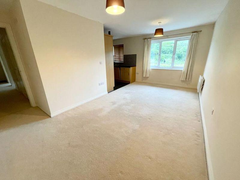 Kiln Way, Dunstable 2 bed apartment £175,000