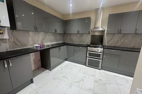 Saxon Road, Southall, UB1