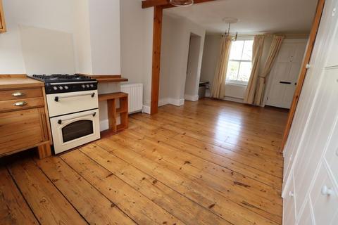 2 bedroom terraced house to rent, Queens Road, Wivenhoe, CO7
