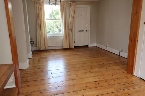 2 bedroom terraced house to rent, Queens Road, Wivenhoe, CO7