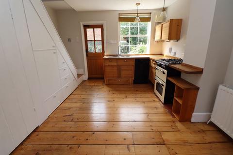 2 bedroom terraced house to rent, Queens Road, Wivenhoe, CO7