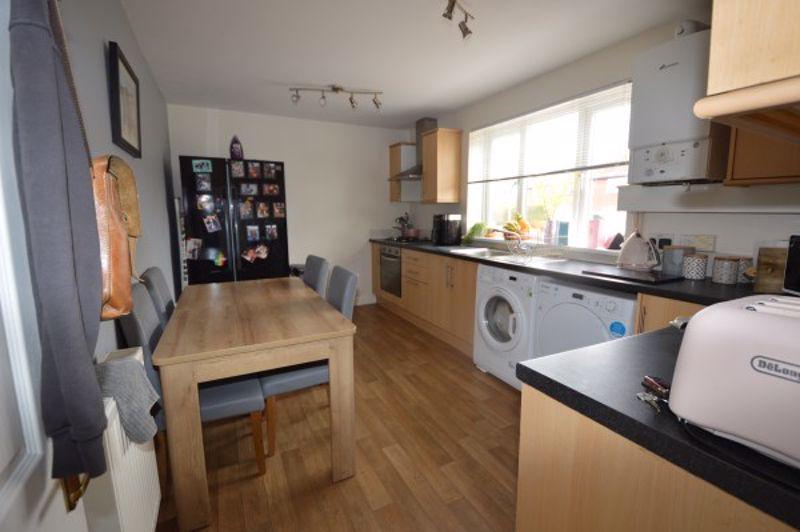 Featherston Drive, Burbage 3 bed semidetached house £238,000