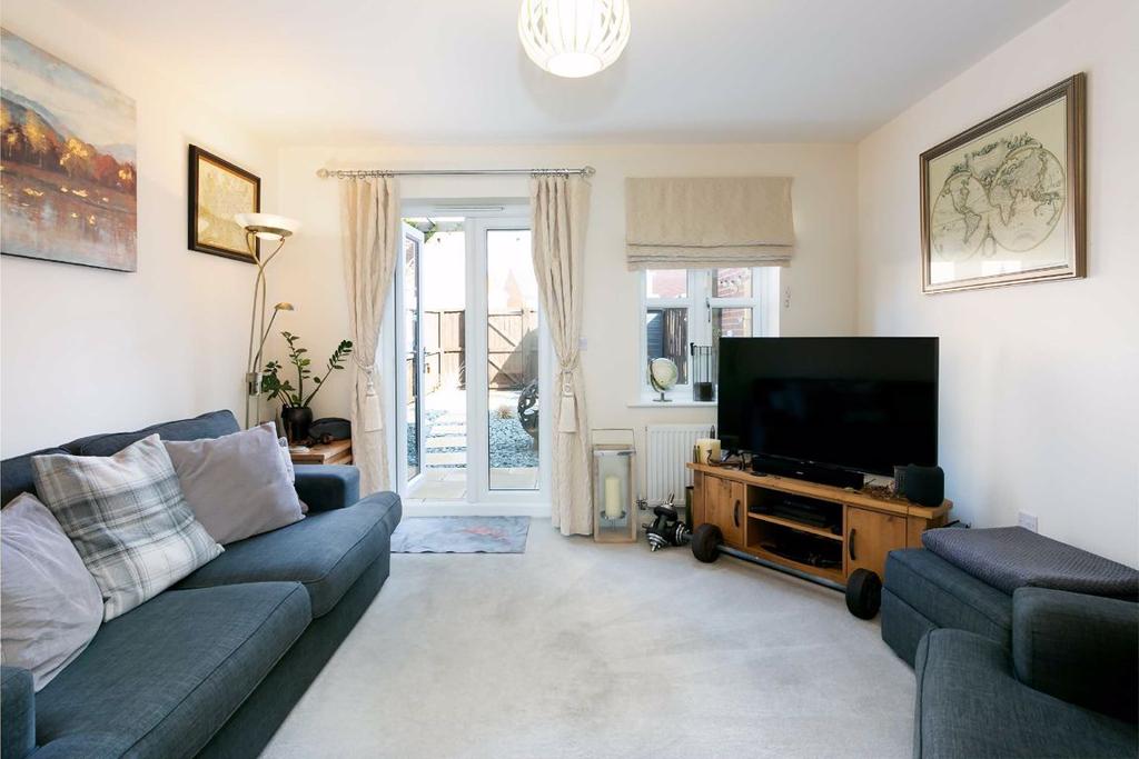 Overend Avenue, Pocklington 2 bed semidetached house £185,000