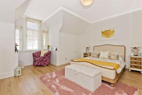 2 Victoria Place, Union Street, Coupar Angus, PH13 9AQ