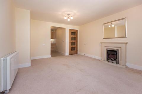1 bedroom apartment for sale - Cartwright Court, Church Street, Malvern, Worcestershire, WR14 2GE