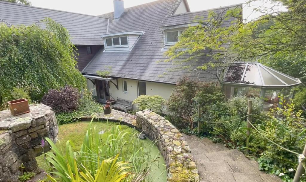 Route De Braye, Alderney, Guernsey 6 bed detached house £695,000