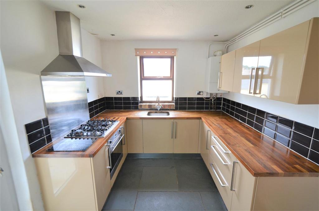 Clifton Street, Bideford 2 bed terraced house £165,000